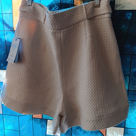 Guess ladies shorts - Picture 7 of 9